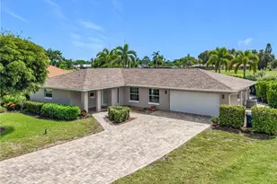 5351 Chippendale Cir E, Fort Myers, FL 33919 - Photo 1