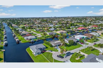 138 SE 40th St, Cape Coral, FL 33904 - Photo 2