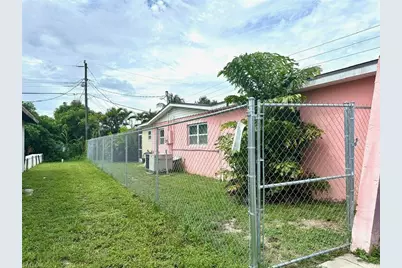 2400 Hunter Ter, Fort Myers, FL 33901 - Photo 30