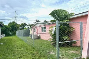 2400 Hunter Terrace, Fort Myers, FL 33901 - Photo 30