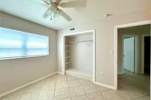 2400 Hunter Terrace, Fort Myers, FL 33901 - Photo 16