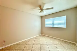 2400 Hunter Terrace, Fort Myers, FL 33901 - Photo 20
