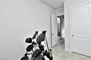 585 41st Ave NW, Naples, FL 34120 - Photo 24