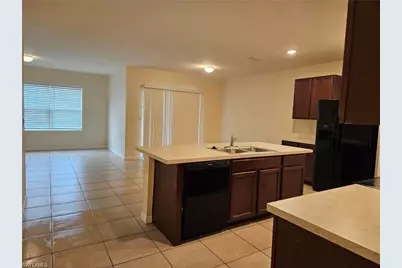 10517 Canal Brook Ln, Lehigh Acres, FL 33936 - Photo 4