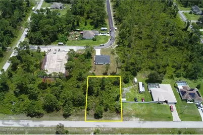 726 Pinecastle Dr, Lehigh Acres, FL 33974 - Photo 8
