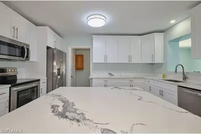 4370 Deleon St, Fort Myers, FL 33901 - Photo 10