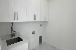 1022 Candlelight Dr, Lehigh Acres, FL 33974 - Photo 6