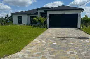 1022 Candlelight Dr, Lehigh Acres, FL 33974 - Photo 4