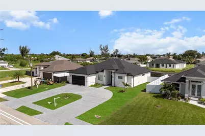 2125 SW Trafalgar Pkwy, Cape Coral, FL 33991 - Photo 32