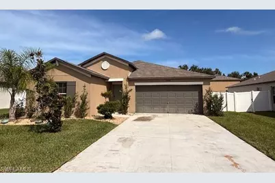 39889 NW Harmon Grove Ct, Zephyrhills, FL 33540 - Photo 2