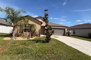39889 NW Harmon Grove Ct, Zephyrhills, FL 33540 - Photo 4