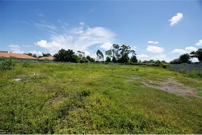 2745 Swamp Cabbage Ct, Fort Myers, FL 33901 - Photo 4