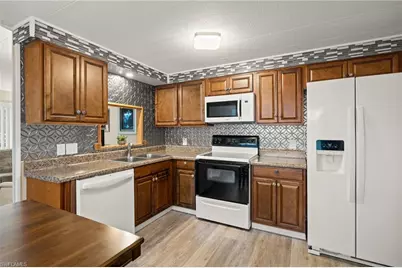 788 Roses Ln, North Fort Myers, FL 33917 - Photo 10