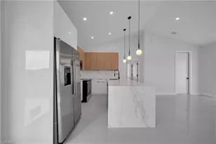 1739 NW 19th St, Cape Coral, FL 33993 - Photo 4