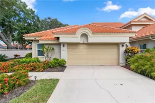 181 Napa Ridge Rd E, Naples, FL 34119 - Photo 2