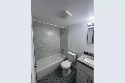 2452 Stella St #205, Fort Myers, FL 33901 - Photo 4