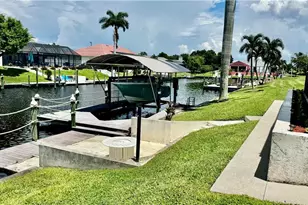 1927 SE 10th St, Cape Coral, FL 33990 - Photo 4