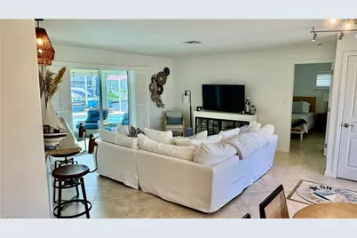 1927 SE 10th St, Cape Coral, FL 33990 - Photo 6