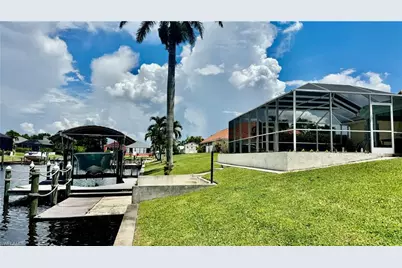 1927 SE 10th St, Cape Coral, FL 33990 - Photo 8