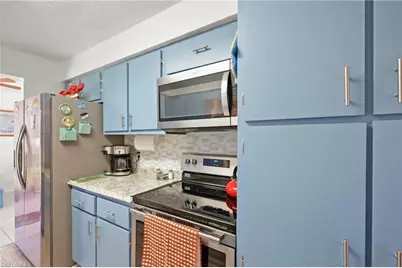 4517 Vinsetta Ave, North Fort Myers, FL 33903 - Photo 6