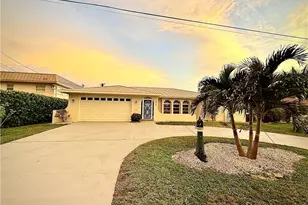 814 Victoria Dr, Cape Coral, FL 33904 - Photo 1