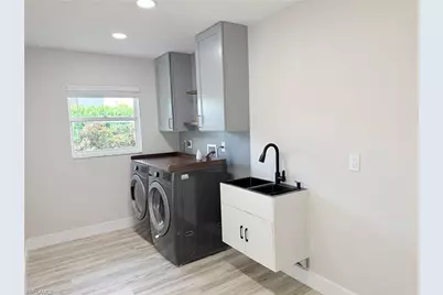 814 Victoria Dr, Cape Coral, FL 33904 - Photo 16