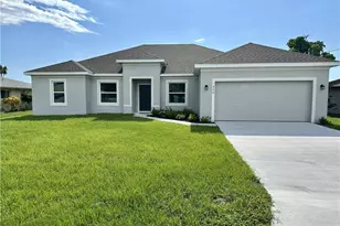 926 SE 23rd Pl, Cape Coral, FL 33990 - Photo 1
