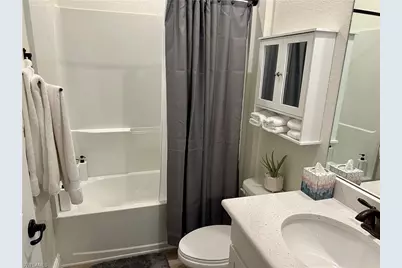 926 SE 23rd Pl, Cape Coral, FL 33990 - Photo 14