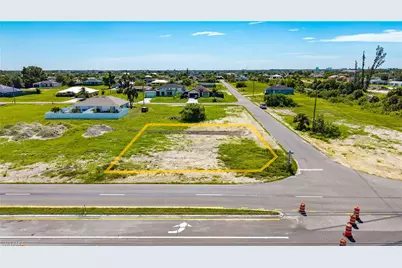 2011 Andalusia Blvd, Cape Coral, FL 33909 - Photo 10