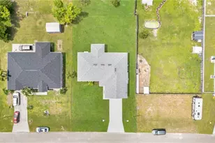 1229 NE 41st St, Cape Coral, FL 33909 - Photo 32