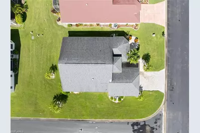 3820 Ponytail Palm Ct, North Fort Myers, FL 33917 - Photo 4