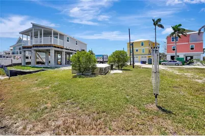 856 Oak St, Fort Myers Beach, FL 33931 - Photo 20