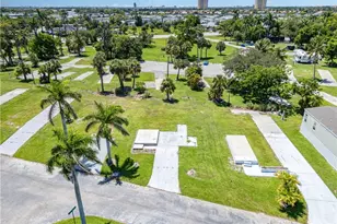 77 Birch Blvd, Fort Myers, FL 33908 - Photo 1