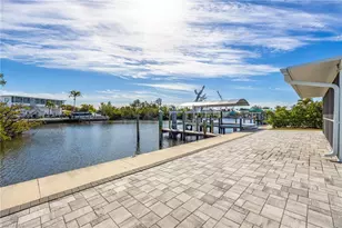 2892 Sanibel Blvd, Saint James City, FL 33956 - Photo 24