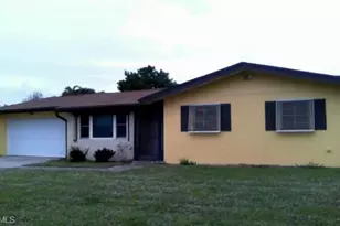 4555 Vinsetta Ave, North Fort Myers, FL 33903 - Photo 1