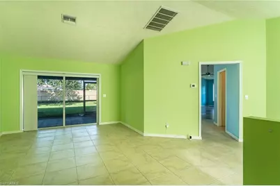 824 SE 3rd Pl, Cape Coral, FL 33990 - Photo 4
