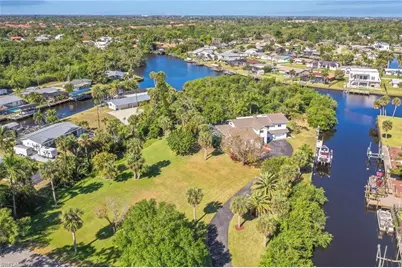 1182 Betmar Blvd, North Fort Myers, FL 33903 - Photo 2