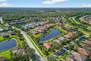 11107 Laughton Cir, Fort Myers, FL 33913 - Photo 38