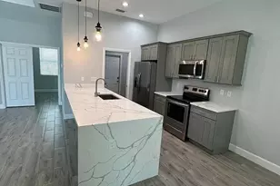 320 NW 17th Pl, Cape Coral, FL 33993 - Photo 14