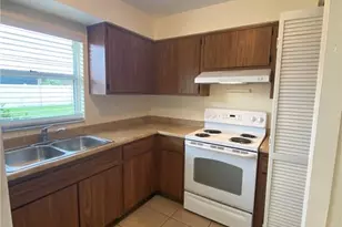 606 Hancock Bridge Pkwy, Cape Coral, FL 33990 - Photo 10