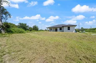 2803 75th St W, Lehigh Acres, FL 33971 - Photo 30