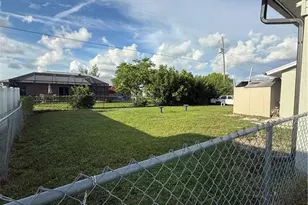 421 SW 21st Terrace, Cape Coral, FL 33991 - Photo 2