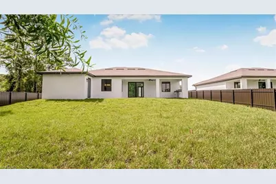 3204 29th St SW, Lehigh Acres, FL 33976 - Photo 32