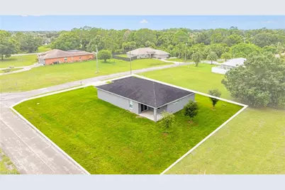 137 Wanatah Ave, Lehigh Acres, FL 33974 - Photo 40