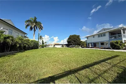 2480 Sycamore St, Saint James City, FL 33956 - Photo 2