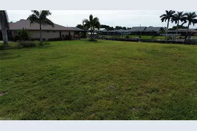 1142 SE 36th St, Cape Coral, FL 33904 - Photo 12