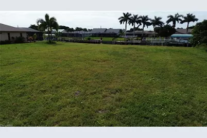 1142 SE 36th St, Cape Coral, FL 33904 - Photo 10