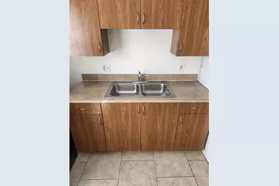 626 SE 13th Ct #4, Cape Coral, FL 33990 - Photo 4