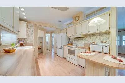 70 Sunrise Ave, North Fort Myers, FL 33903 - Photo 20