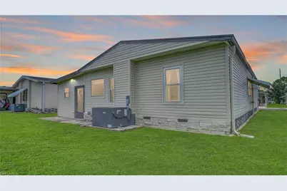 70 Sunrise Ave, North Fort Myers, FL 33903 - Photo 8